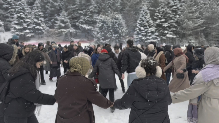Bursa’da kış coşkusu trafik sorunuyla gölgelendi: Vatandaşlar tepkili!-Bursa Hayat-2