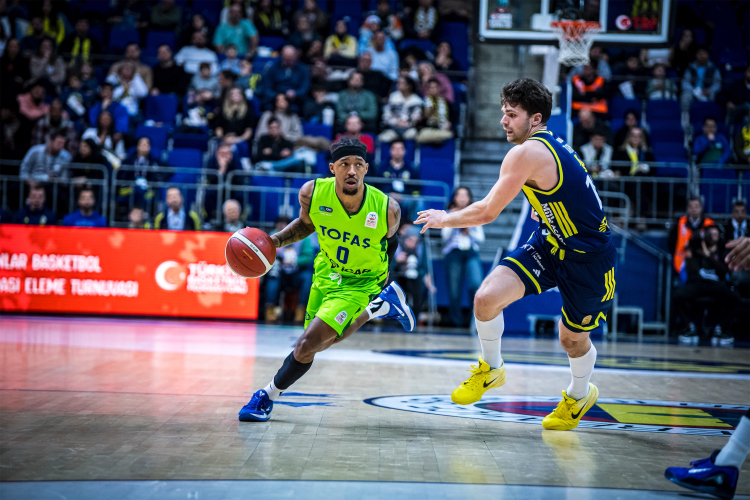TOFAŞ, Fenerbahçe Beko’ya deplasmanda 90-82 mağlup oldu!-Bursa Hayat-3
