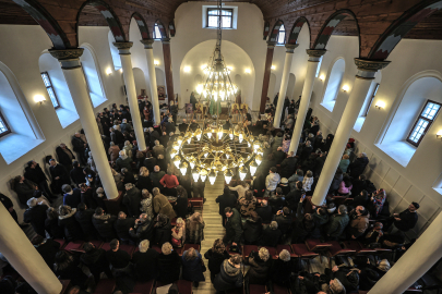 Bursa Mudanya’da haç çıkarma geleneği gerçekleştirildi