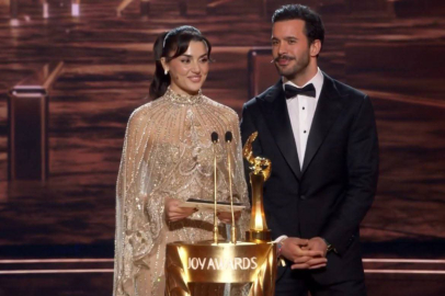 Riyad’da Hande Erçel damga vurdu: Şıklığı sosyal medyayı salladı!