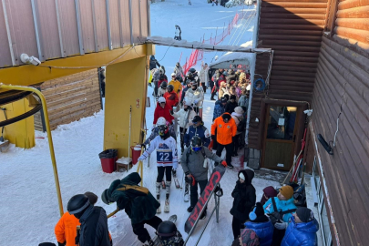 Uludağ’a akın! Telesiyej kuyrukları uzadı