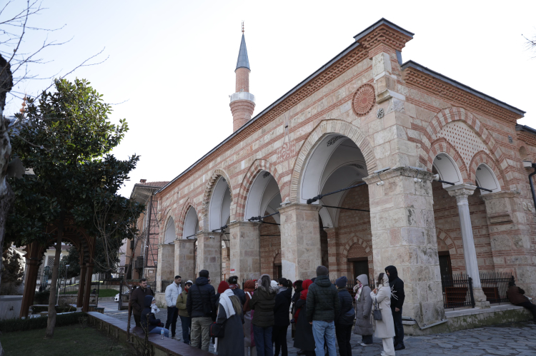 Bursa’da tarihi mekanlarda edebi yolculuk - Bursa Hayat Gazetesi-3