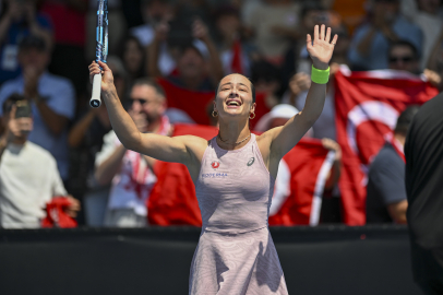 Milli tenisçi Zeynep Sönmez’den Avustralya Açık’ta tarihi başarı