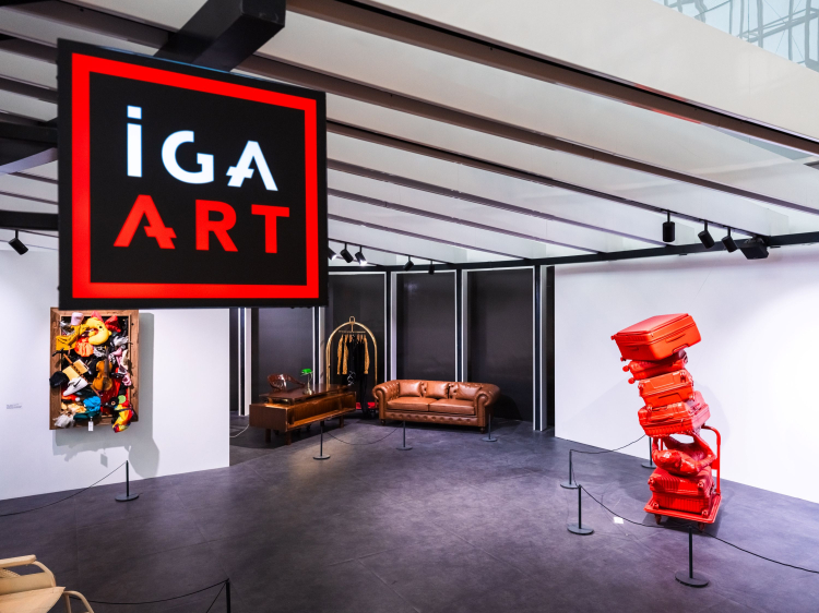 Havalimanında sanat molası: Beyazıt Öztürk’ün “Şeyler” sergisi açıldı!-Bursa Hayat-3