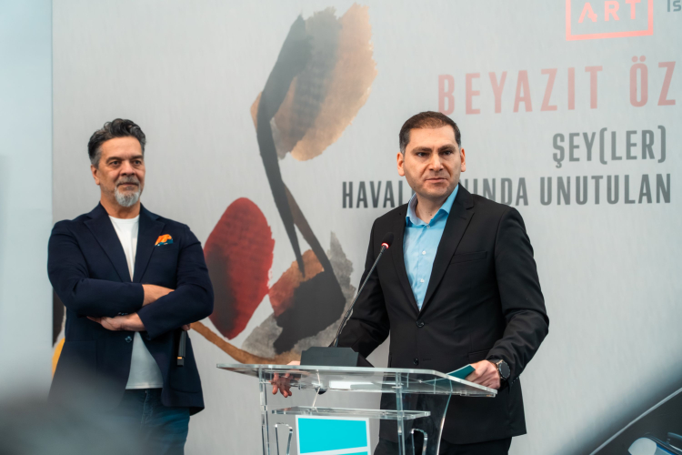 Havalimanında sanat molası: Beyazıt Öztürk’ün “Şeyler” sergisi açıldı!-Bursa Hayat-5