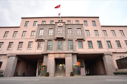 Bayrak provokasyonunda idari tahkikat: MSB tüm detayları açıkladı!