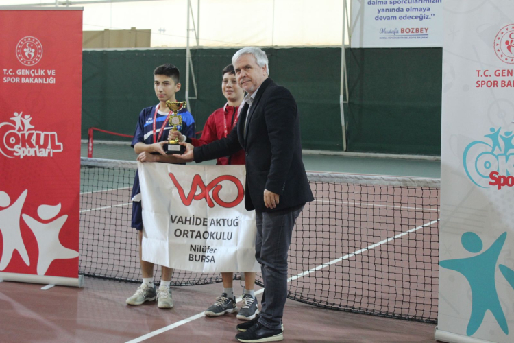 Bursa’da genç tenisçilerin mücadele dolu haftası - Bursa Hayat Gazetesi-4