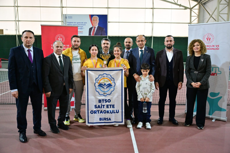 Bursa’da genç tenisçilerin mücadele dolu haftası - Bursa Hayat Gazetesi-3