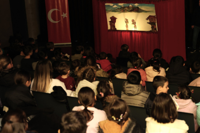 Osmangazi’de çocuklar ara tatilde Karagöz ile eğlendi