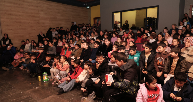 Osmangazi’de çocuklar ara tatilde Karagöz ile eğlendi - Bursa Hayat Gazetesi-3