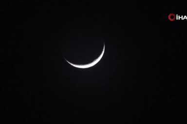 Van semalarında yılın ilk hilali görüldü