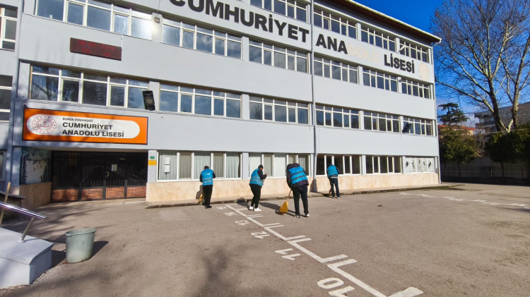 Bursa’da iki okulu denetimli serbestlik hükümlüleri temizledi!-Bursa Hayat-2