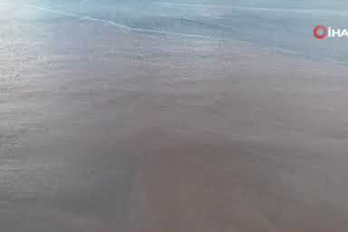 Aydın Kușadası’nda yağmur felaketi! Denizin rengi değişti