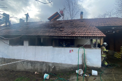 Bursa’da yangın paniği: Tek katlı ev harabeye döndü!