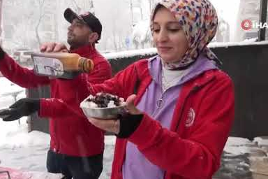 Kar yağışıyla Kahramanmaraş’ta karsambaç keyfi