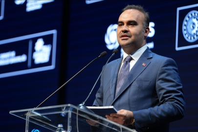 Sanayi ve Teknoloji Bakanı Kacır duyurdu: Öğrencilere ve araştırmacılara burs desteği artırıldı!