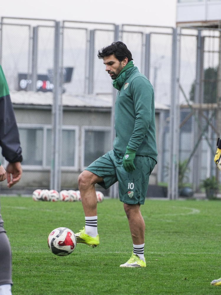 Yeşil-beyazlılarda heyecan dorukta: Yeni Mersin İdman Yurdu hazırlıkları tamam!-Bursa Hayat-2