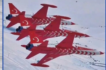 Türk Yıldızları’ndan nefes kesen görüntüler!