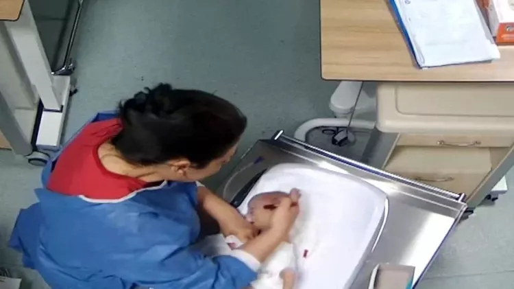 Kahramanmaraş’ta skandal olay: Bebeğe şiddet uygulayan hemşire tutuklandı!-Bursa Hayat-3