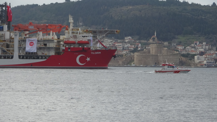 Türkiye’nin enerji filosu güçleniyor: ‘Yıldırım’ sondaj gemisi Çanakkale’yi selamladı!-Bursa Hayat-4