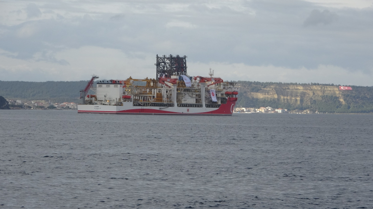 Türkiye’nin enerji filosu güçleniyor: ‘Yıldırım’ sondaj gemisi Çanakkale’yi selamladı!-Bursa Hayat-3