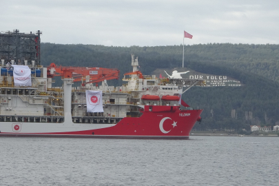 Türkiye’nin enerji filosu güçleniyor: ‘Yıldırım’ sondaj gemisi Çanakkale’yi selamladı!