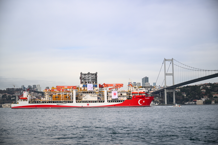 Türkiye’nin enerji gücüne katkı sunacak “Yıldırım” boğazlardan geçti!-Bursa Hayat-2