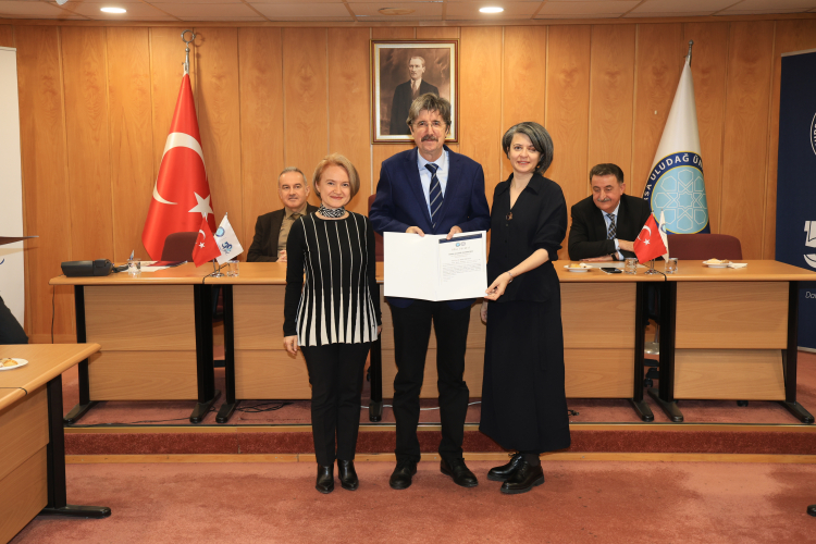 BUÜ’de 50. yıla özel BAP Proje Yarışması ödülleri sahiplerini buldu - Bursa Hayat Gazetesi-3