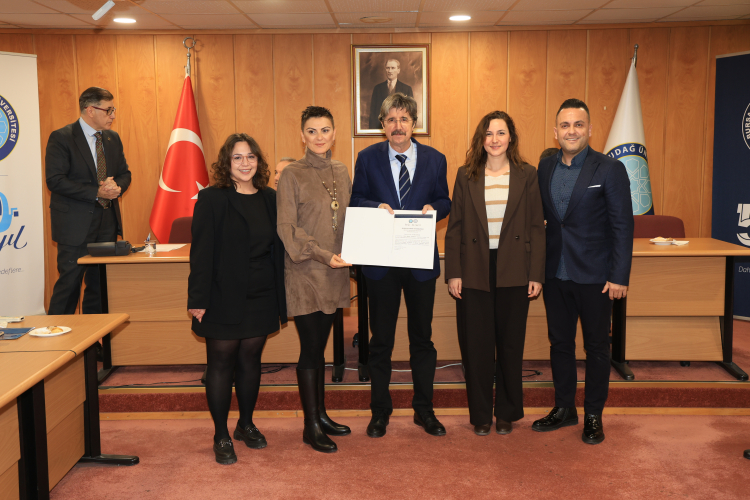 BUÜ’de 50. yıla özel BAP Proje Yarışması ödülleri sahiplerini buldu - Bursa Hayat Gazetesi-4