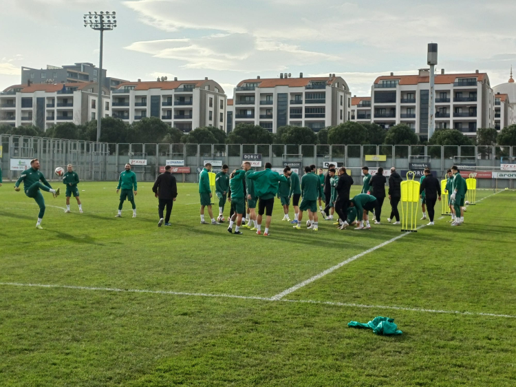 Bursaspor’da yeni dönem! Mustafa Er ilk antrenmanına çıktı -Bursa Hayat-2