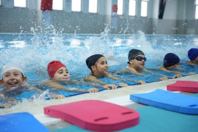 Yenişehir’e modern tesis: Kapalı yüzme havuzu hizmete açıldı