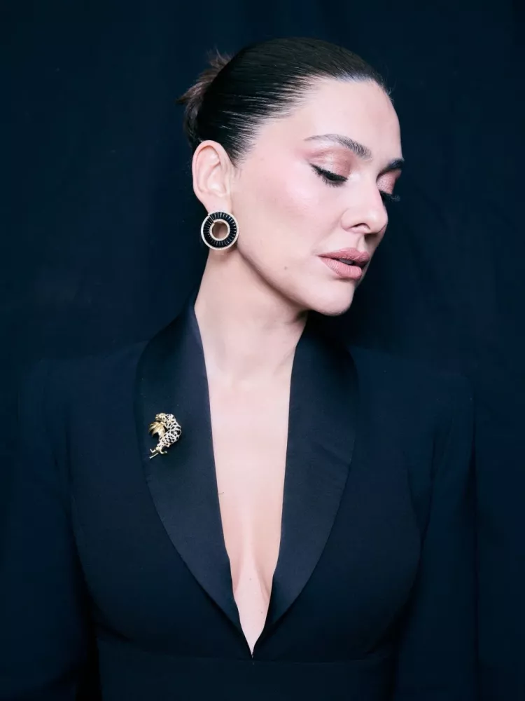 20 kilo verdi, formülünü paylaştı: Bergüzar Korel’in zayıflama sırrı!-Bursa Hayat-3