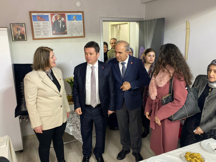 Osmangazi’de kursiyer sayısı artıyor: Yenibağlar OSMEK törenle açıldı!-Bursa Hayat Gazetesi-2