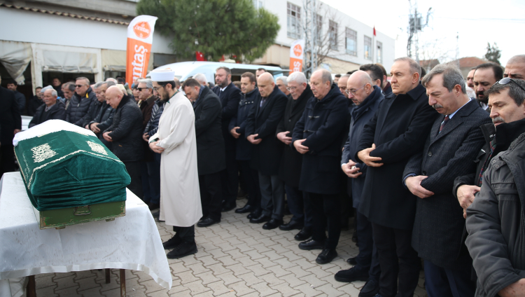 Turhan Çömez’in acı kaybı! Annesi İkbal Çömez dualarla uğurlandı-Bursa Hayat-2