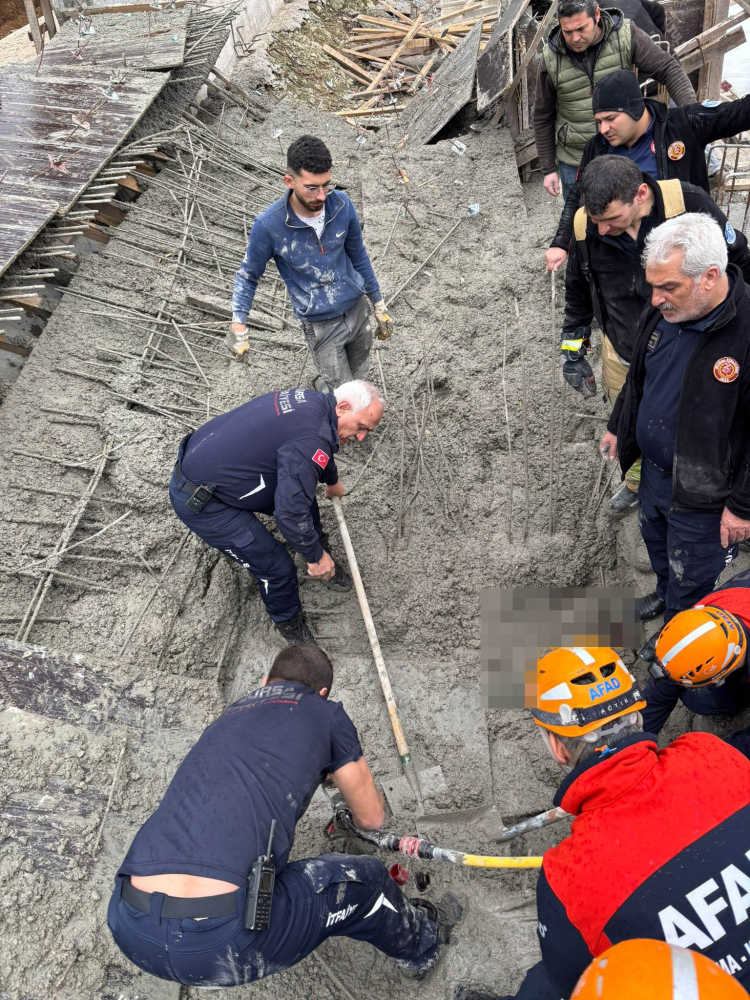 Bursa’da inşaat alanında göçük: 1 ölü, 2 yaralı-Bursa Hayat Gazetesi-3