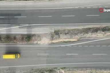 Depremin izleri! Kahramanmaraş’ta yol 7 metre sürüklendi