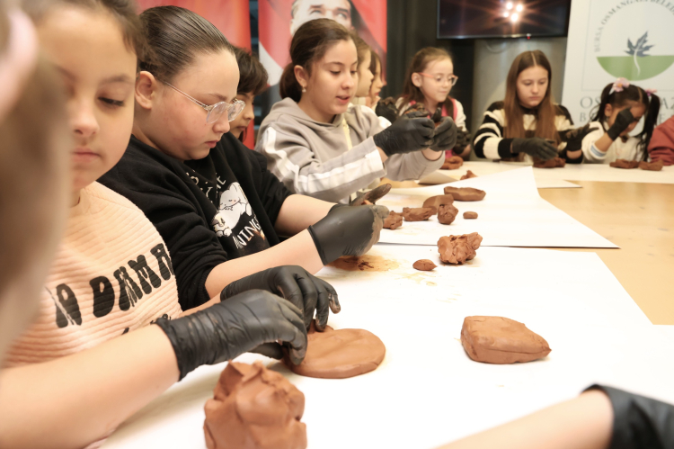 Osmangazi Belediyesi’nden çocuklara özel eğitici arkeoloji atölyesi - Bursa Hayat Gazetesi-4