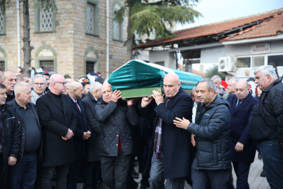 Turhan Çömez’in acı kaybı! Annesi İkbal Çömez dualarla uğurlandı
