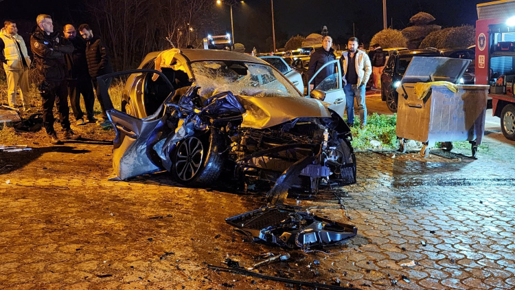 Bursa’da iki aracın çarpıştığı kazada can pazarı yaşandı!-Bursa Hayat Gazetesi-3