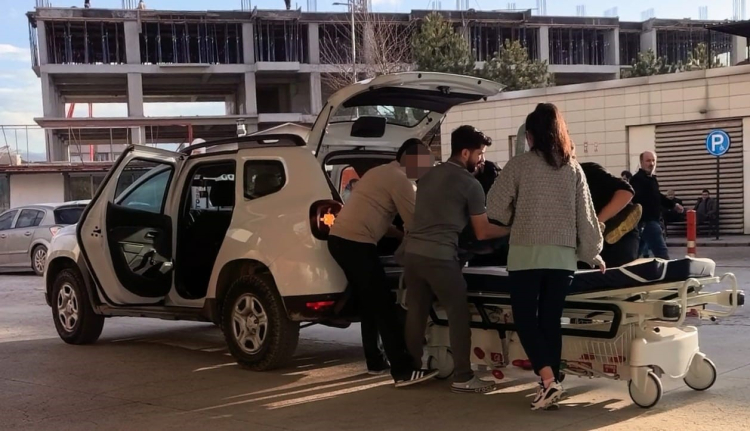 Bursa'da çatıdan düştü, hastaneye bagajda gitti!-Bursa Hayat Gazetesi-2