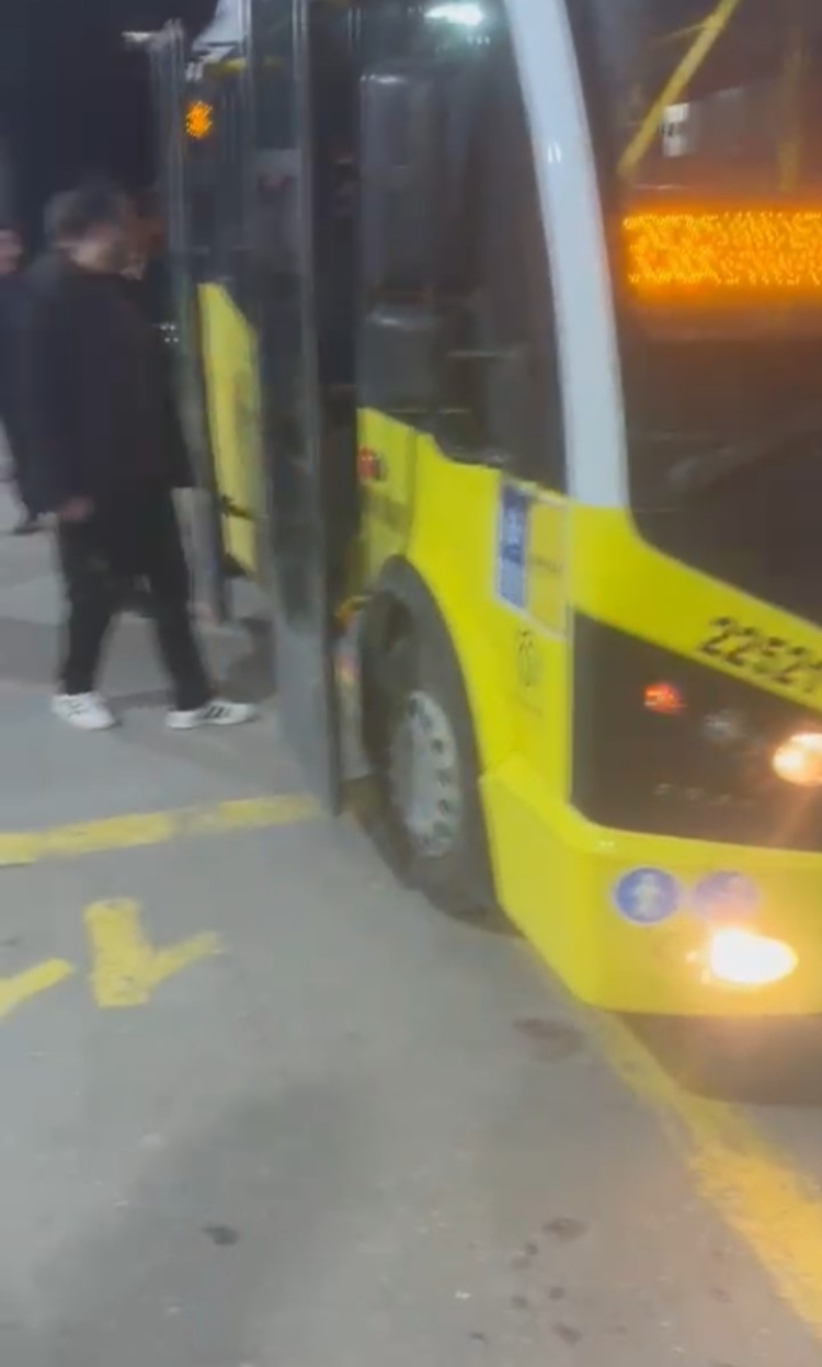 Bursa'da minibüs şoföründen hayat kurtaran müdahale!-Bursa Hayat Gazetesi-2