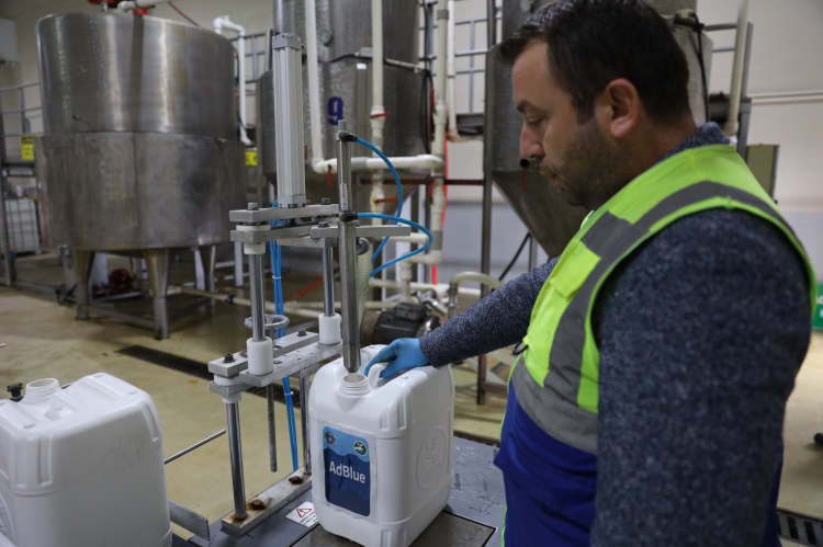 Bursa Büyükşehir’den çevre dostu hamle: AdBlue üretimi başladı!-Bursa Hayat-4