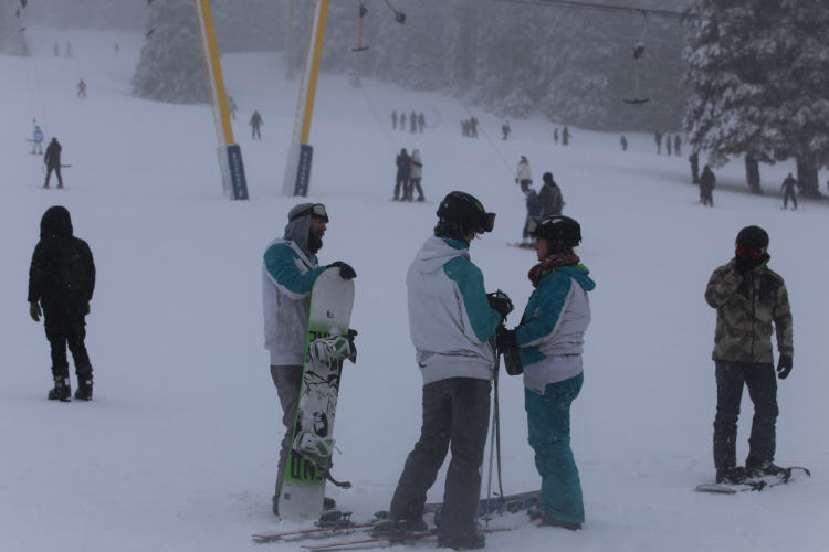 Yoğun sis bile durduramadı: Uludağ pistlerinde sömestir hareketliliği-Bursa Hayat Gazetesi-3