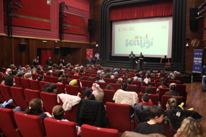 Bursa’da çocuklar Yarıyıl Şenliği’nde eğlenceye doydu