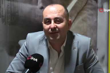 Babasının tavsiyesiyle yazar oldu