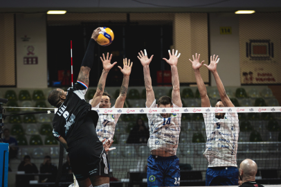 Halkbank Efeler Ligi’nde Bursa deplasmanında galip geldi