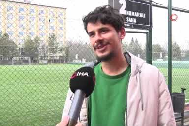 Halı sahada pankartlı teşekkür