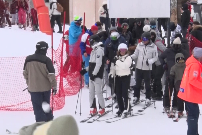Uludağ'da sömestir vedası: Tatilin son gününde pistler doldu taştı