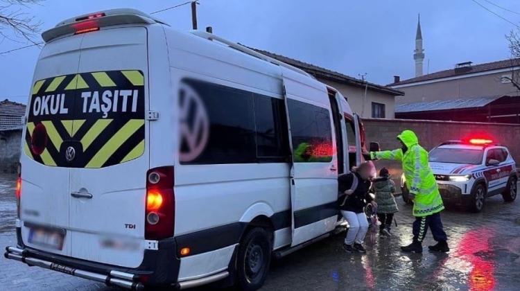 Bursa Jandarması okul servislerini mercek altına aldı!-Bursa Hayat-2