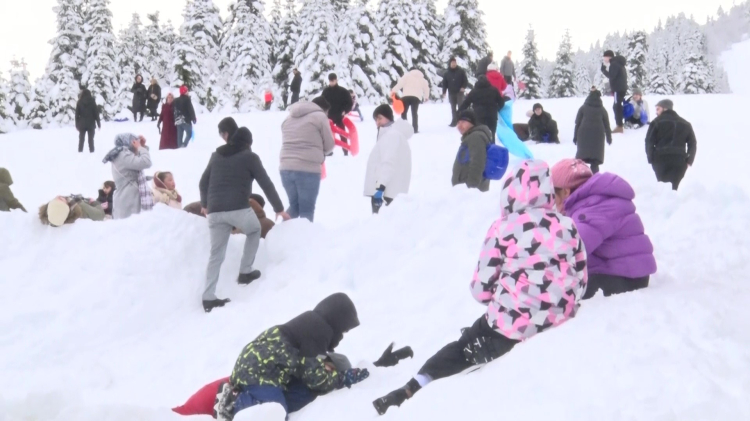 Bursa’nın kış cenneti Uludağ, tatilde doldu taştı!-Bursa Hayat-3